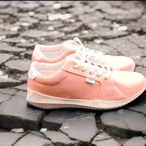 GODI CCCXIII Mens Sneakers Shoes Size 10.0 Women's Size 11.5 Pink New no box